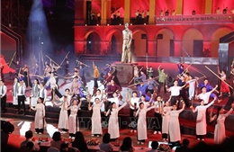 Tự hào về Đảng quang vinh, về Chủ tịch Hồ Chí Minh vĩ đại