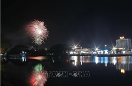 Tưng bừng pháo hoa đón năm mới Bính Ngọ tại Cần Thơ và Cà Mau
