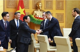 Thủ tướng Phạm Minh Chính làm việc với Đoàn các doanh nghiệp Thụy Sĩ và châu Âu