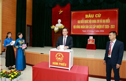 Cử tri Hưng Yên đoàn kết, nô nức đi bầu người tài, đức