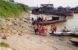 Khẩn trương tìm kiếm nạn nhân trong vụ chìm tàu trên sông Hồng