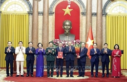 Tổng Bí thư, Chủ tịch nước chủ trì hội nghị công bố các quyết định đối với Chính phủ