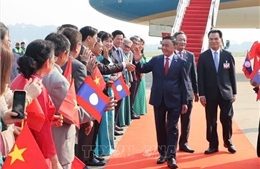 Thường trực Ban Bí thư Trần Cẩm Tú đến Viêng Chăn, bắt đầu thăm chính thức Lào