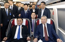 Tổng Bí thư, Chủ tịch nước Tô Lâm đi thăm thành phố Nam Ninh (Trung Quốc) bằng tàu cao tốc