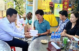 Hỗ trợ khẩn cấp các gia đình nạn nhân vụ xe ô tô lao xuống vực ở Lâm Đồng