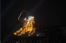 Níu chân du khách bằng show diễn thực cảnh giữa lòng di sản