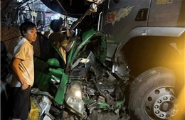 Ô tô tải đâm taxi trên đường Hồ Chí Minh, ba người thương vong