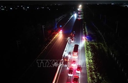 Xe khách va chạm xe đầu kéo trên cao tốc Phan Thiết - Dầu Giây làm 19 người bị thương