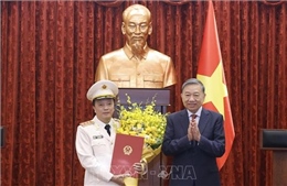 Trao quyết định thăng quân hàm Thượng tướng cho đồng chí Đặng Hồng Đức