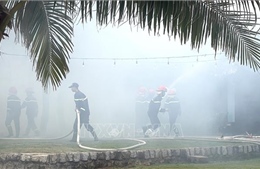 Khống chế nhanh vụ cháy tại khu dịch vụ ven biển ở Tuy Hòa