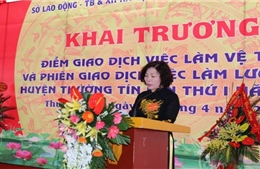 Nhộn nhịp điểm Giao dịch việc làm vệ tinh Thường Tín