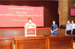 Thành ủy Hà Nội ủng hộ Quỹ phòng, chống dịch COVID-19