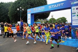 Gần 3000 VĐV tham gia giải Tay Ho Half Marathon 2021