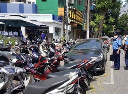 Hà Nội: Xử phạt hơn 400 trường hợp vi phạm hoạt động trông giữ xe