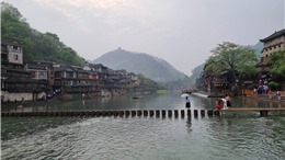 Tuyến du lịch Trương Gia Giới – Phượng Hoàng cổ trấn hút khách Việt