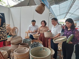 Hà Nội giới thiệu, xúc tiến thiêu thụ sản phẩm OCOP, làng nghề tại quận Long Biên