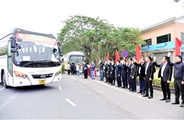 Công đoàn Hà Nội tổ chức những chuyến xe đưa công nhân về quê đón Tết