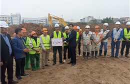 Động viên, tặng quà công nhân thi công xuyên Tết tại các dự án hồ điều hòa