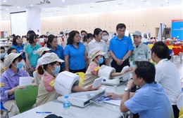 Công đoàn tổ chức khám miễn phí sức khỏe nữ công nhân