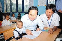 Bộ trưởng Bộ Giáo dục và Đào tạo Phùng Xuân Nhạ: Không chấp nhận bất cứ hành xử phi giáo dục nào của nhà giáo