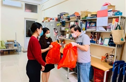 Nhiều trường đại học hỗ trợ sinh viên và cộng đồng vượt qua đại dịch COVID-19