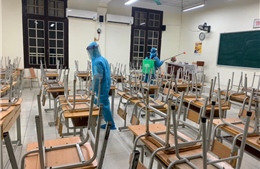 Xuất hiện ca mắc COVID-19, nhiều trường học ở Hà Nội cho học sinh nghỉ học