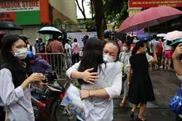 Kết thúc kỳ thi lớp 10 THPT tại Hà Nội: Đề vừa sức, thí sinh được hỗ trợ tối đa