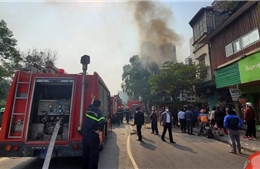 Hà Nội: Cháy lớn tại căn nhà hai tầng trên phố Tôn Đức Thắng 
