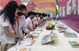 Đại diện Nhà xuất bản Giáo dục Việt Nam chia sẻ về việc xuất bản SGK