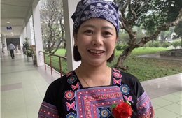 Nữ cán bộ y tế người Mông thành công với du lịch cộng đồng