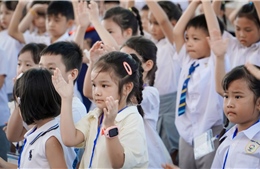 Nhiều trường học ở Hà Nội đón học sinh trở lại trường