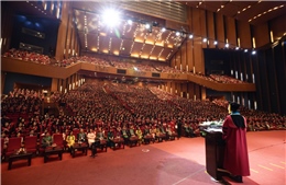 Hiệu trưởng Trường Đại học Ngoại thương nhắn gửi tân cử nhân học hỏi từ thất bại