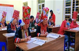Quảng Ninh hỗ trợ người dân tham gia học xóa mù chữ