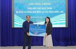 NXB Giáo dục Việt Nam hỗ trợ hơn 366.000 bản SGK cho học sinh vùng lũ Đắk Lắk