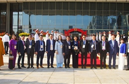 Kiều bào yêu nước hướng về nguồn cội 