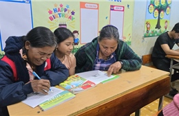 Nỗ lực xóa mù chữ cho đồng bào dân tộc thiểu số