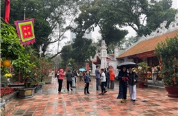 Đầu xuân đi lễ Thăng Long tứ trấn  