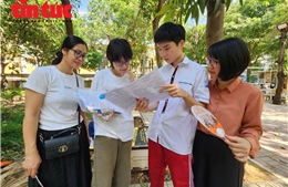 Đề thi tiếng Anh vào lớp 10 Hà Nội có tính thời sự và gần gũi