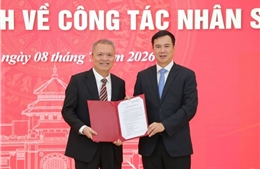Đại học Quốc gia Hà Nội ký hợp đồng Hiệu trưởng với chuyên gia trình độ cao