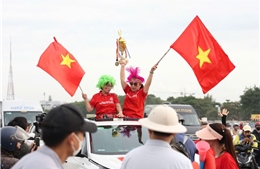 Không khí trước chung kết ASEAN Cup Việt Nam - Thái Lan  'nóng lên' trên nhiều tuyến phố Hà Nội