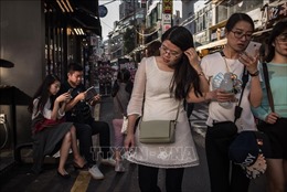 Hàn Quốc cảnh báo tình trạng nghiện điện thoại thông minh và Internet trong giới trẻ 