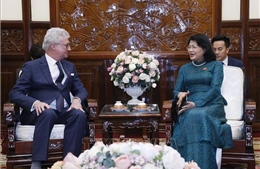 Phó Chủ tịch nước tiếp Thống đốc bang Queensland, Australia