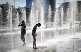 Nắng nóng, nhiều nước châu Âu nâng mức cảnh báo thời tiết cực đoan