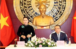 Chủ tịch Quốc hội thăm, làm việc với Đại sứ quán Việt Nam tại Trung Quốc