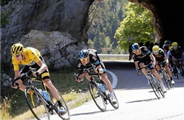 Tour de France phải rút ngắn đường đua do nguy cơ lở đất