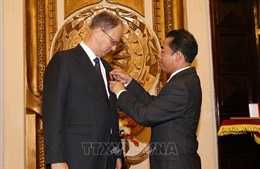 Trao tặng Đại sứ Cộng hòa Liên bang Đức tại Việt Nam Huân chương Hữu nghị