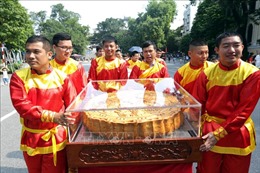 Lễ vinh danh cặp bánh Trung thu lớn nhất Việt Nam