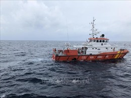 Kịp thời cứu nạn một ngư dân bị tai nạn, hôn mê trên biển