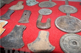 Phát hiện nhiều di vật khảo cổ trong hai hang động ở Hữu Lũng, Lạng Sơn