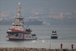 Bất đồng gay gắt tại Italy về lệnh cấm tàu cứu nạn cập cảng